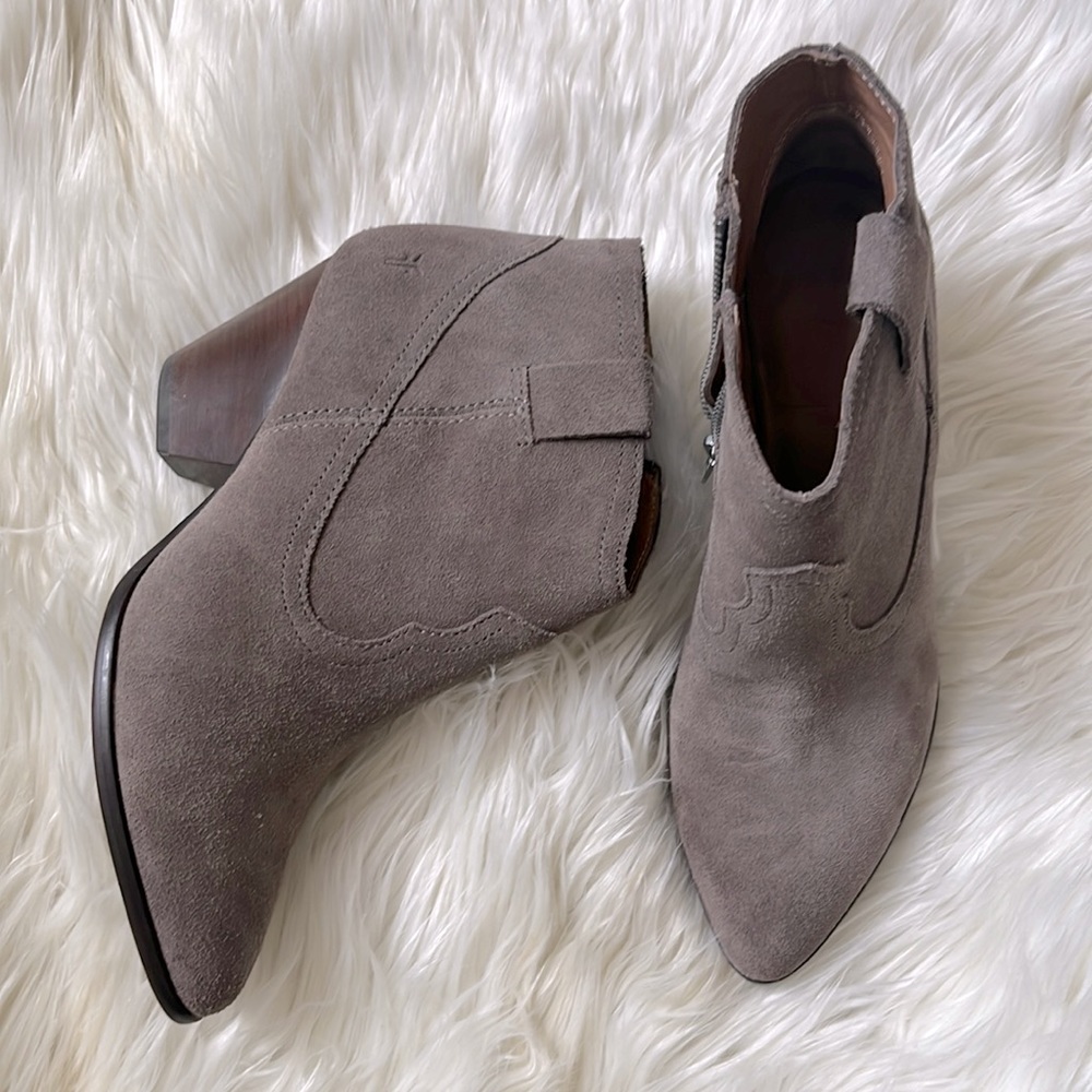 Frye Western bootie taupe